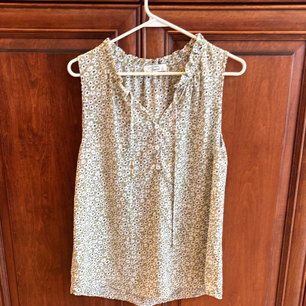Sleeveless Floral Tie-Neck Blouse in Cream